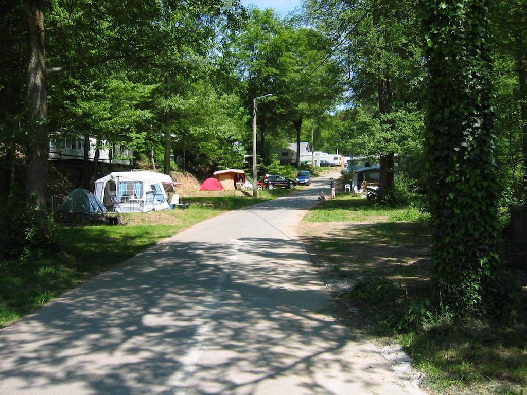 Camping Le Canada-Insolite Шини Экстерьер фото