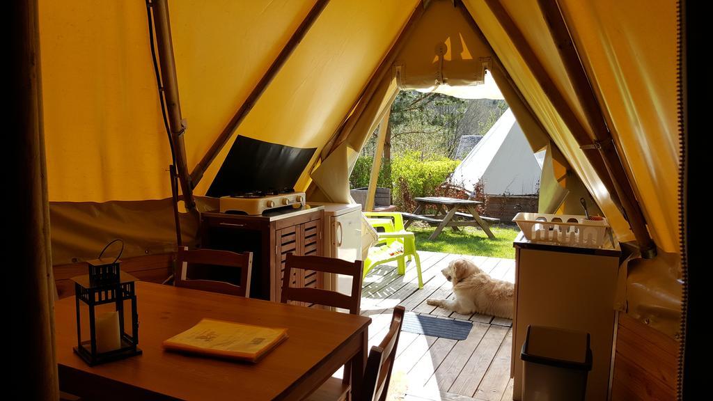 Camping Le Canada-Insolite Шини Экстерьер фото