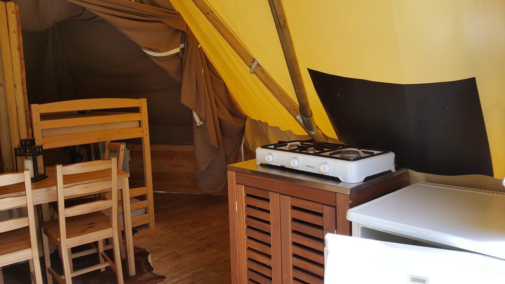 Camping Le Canada-Insolite Шини Экстерьер фото